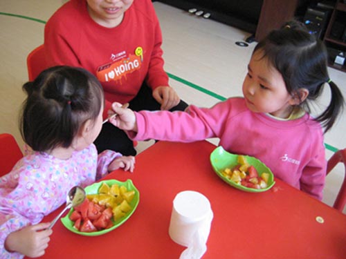 互相谦让好孩子 让孩子学会争与让