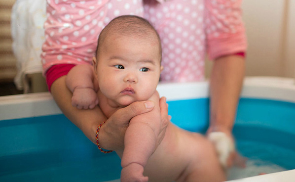 育婴师科学方法带小孩